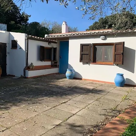 Casa Sospesa Tra Campagna E Mare