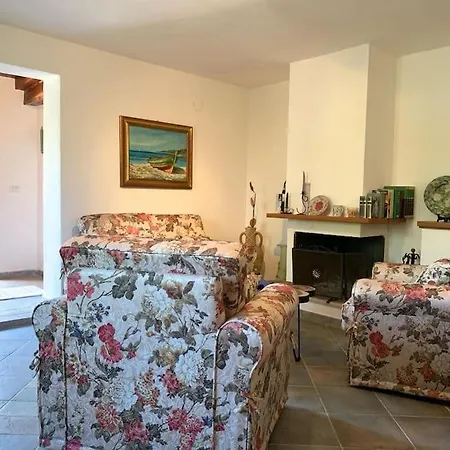Casa Sospesa Tra Campagna E Mare *